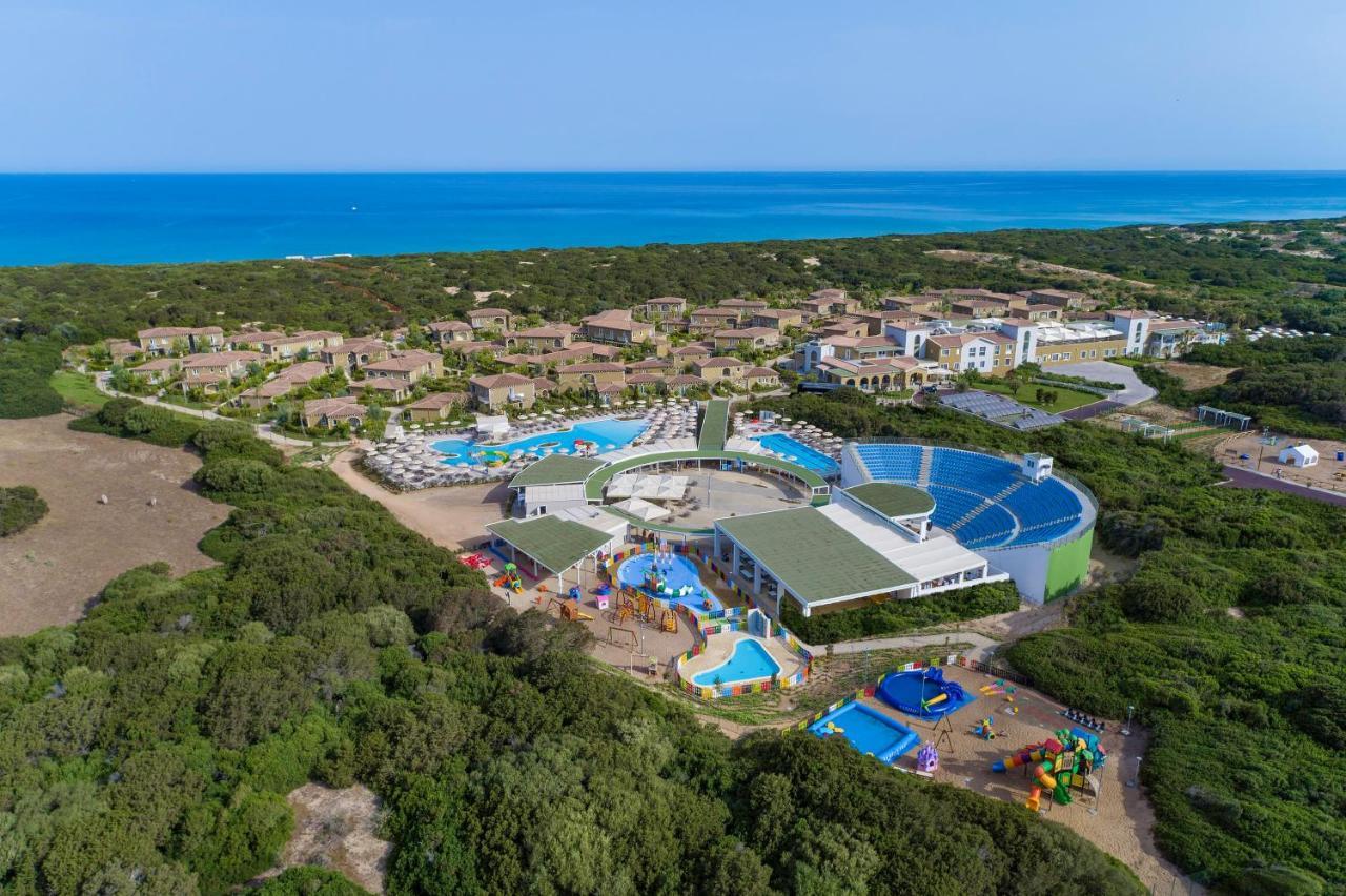 Is Serenas Badesi Resort Ngoại thất bức ảnh